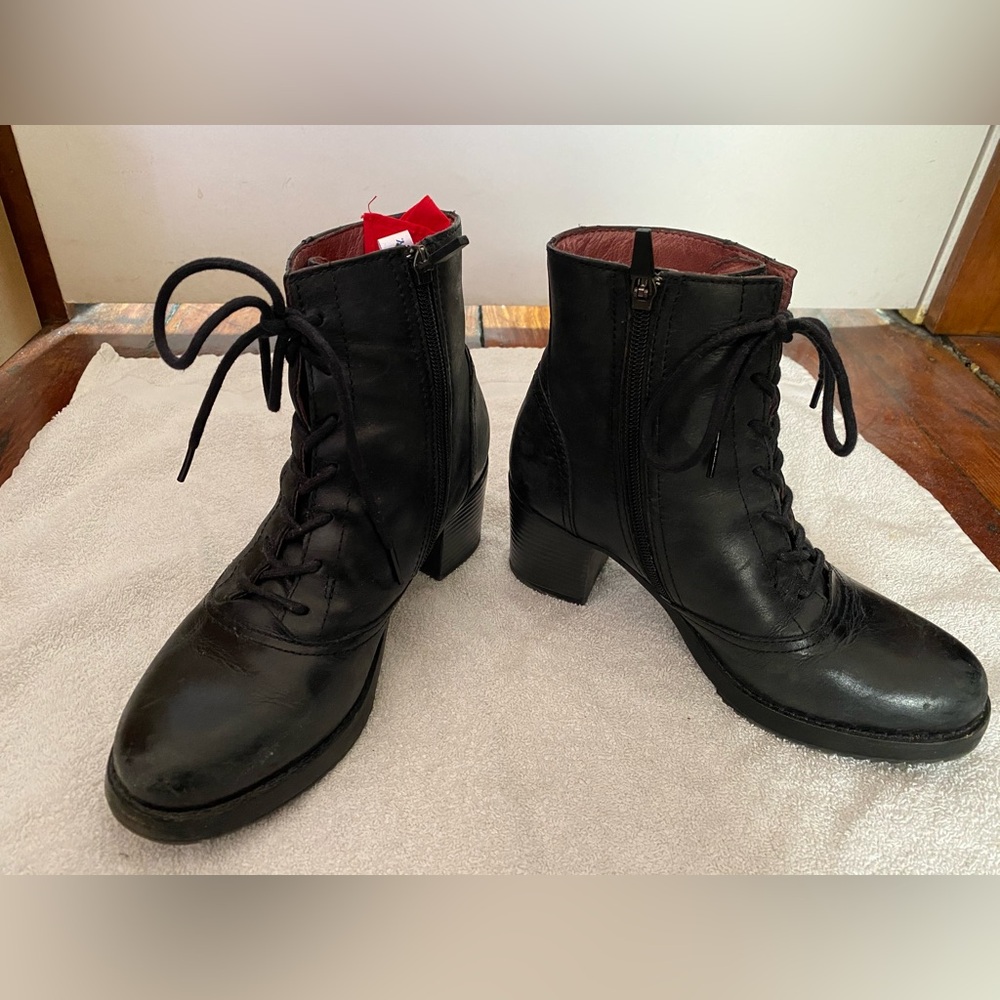 DANSKO-  Black Lace-Up Ankle Boots, w/Zipper, sz 7.5, black. $80 (orig $160)